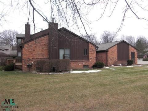 1812 Thomas Rochester, MI 48309 - Photo 1 of 9 406975.JPG