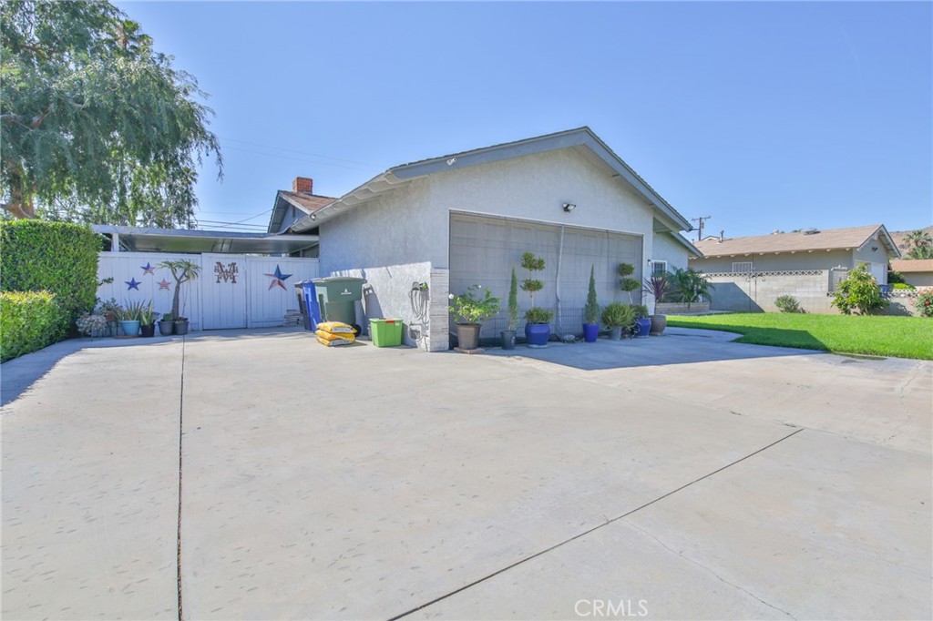 11220 Rogers Street Riverside, CA 92505 - Photo 10 of 52
