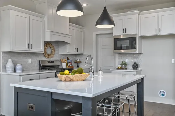 $699,950 | 23903 Clearcreek Parkway, Shawnee, KS 66226
