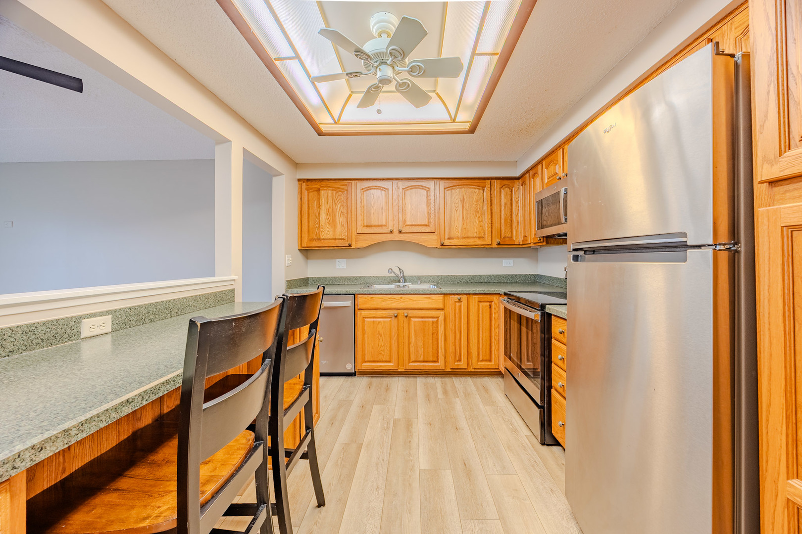 920 Vose Drive, Unit 304 Gurnee, IL 60031 - Photo 2 of 13