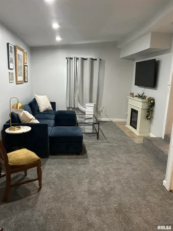 $1,500 | 5106 North Glen Elm Drive, Peoria Heights, IL 61616