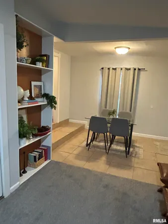 $1,500 | 5106 North Glen Elm Drive, Peoria Heights, IL 61616