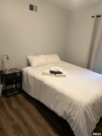 $1,500 | 5106 North Glen Elm Drive, Peoria Heights, IL 61616