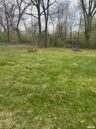 $1,500 | 5106 North Glen Elm Drive, Peoria Heights, IL 61616