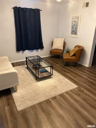 $1,500 | 5106 North Glen Elm Drive, Peoria Heights, IL 61616