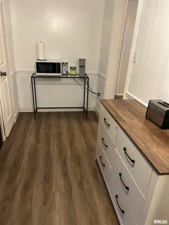 $1,500 | 5106 North Glen Elm Drive, Peoria Heights, IL 61616