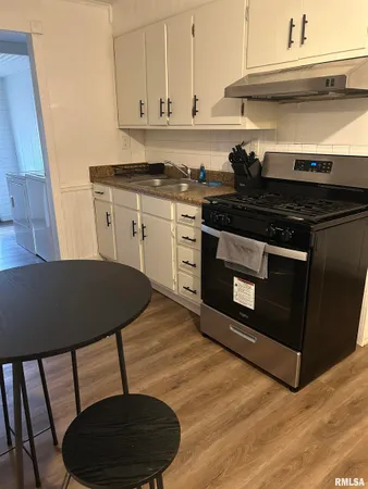 $1,500 | 5106 North Glen Elm Drive, Peoria Heights, IL 61616