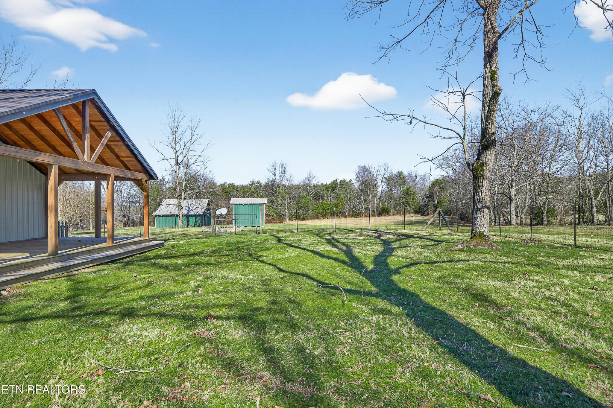 2496 Chestnut Hill Road Crossville, TN 38571 - Photo 25 of 38 a view of backyard with green space
