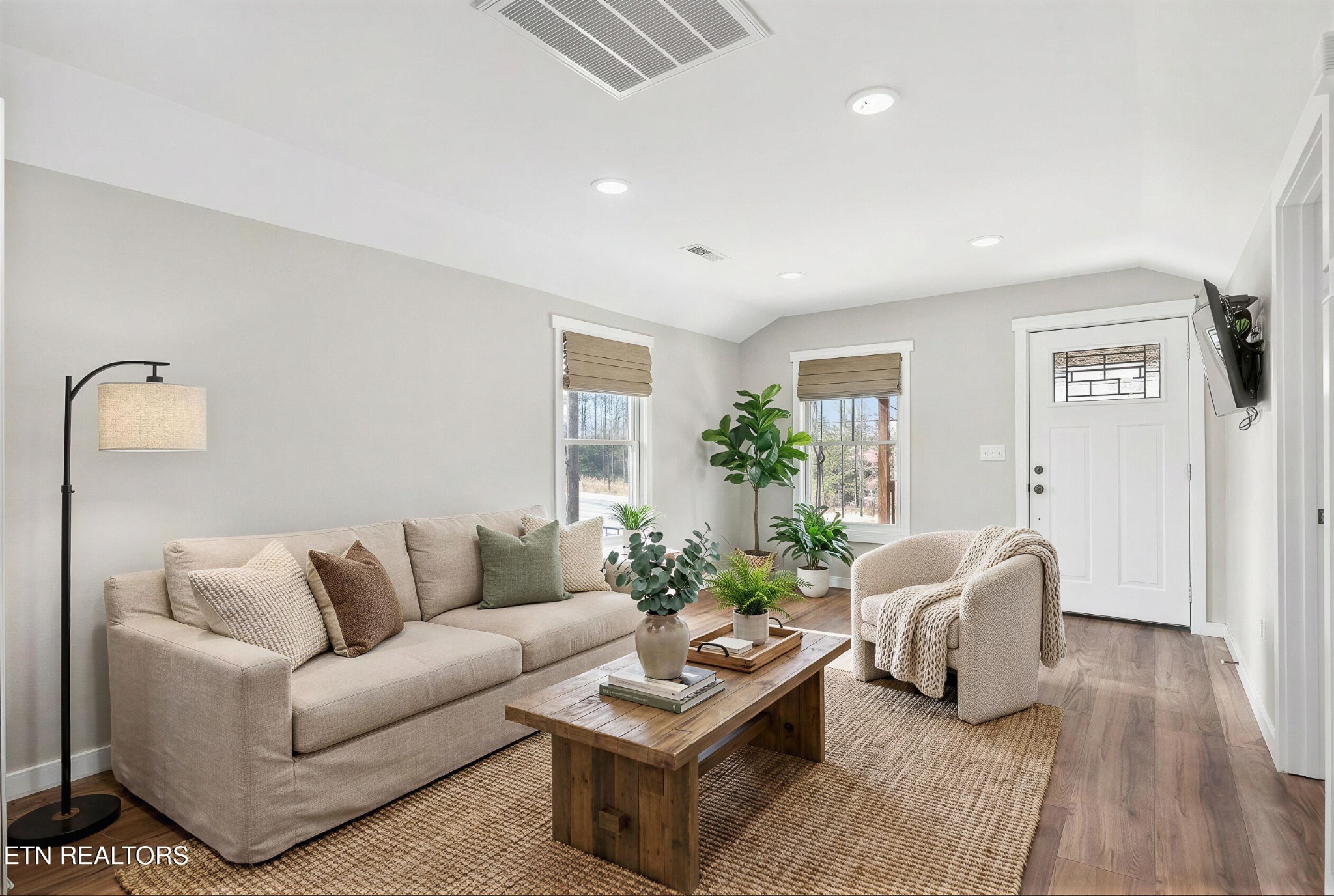 2496 Chestnut Hill Road Crossville, TN 38571 - Photo 3 of 38 a living room with furniture rug and window