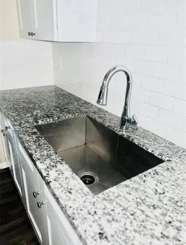 a close view of sink and tap