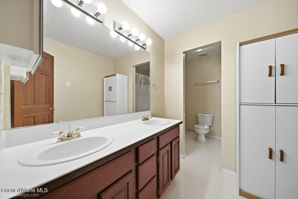 7722 West Clemetson Road Coeur D'Alene, ID 83814 - Photo 28 of 53 Bathroom