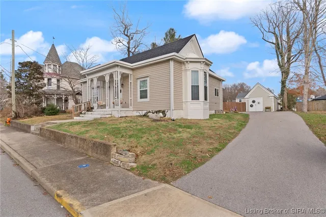 $320,000 | 600 Farquar Avenue, Corydon, IN 47112