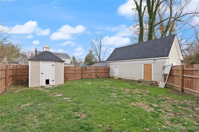 $320,000 | 600 Farquar Avenue, Corydon, IN 47112