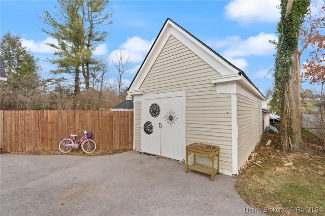 $320,000 | 600 Farquar Avenue, Corydon, IN 47112