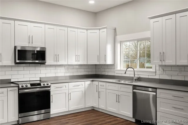 $320,000 | 600 Farquar Avenue, Corydon, IN 47112