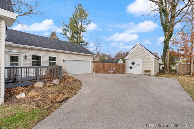 $320,000 | 600 Farquar Avenue, Corydon, IN 47112