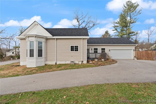 $320,000 | 600 Farquar Avenue, Corydon, IN 47112