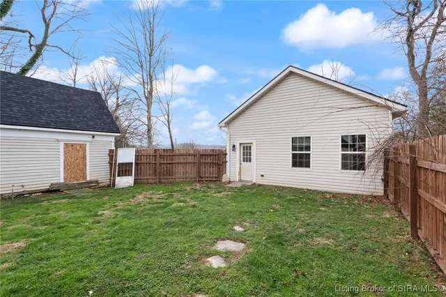 $320,000 | 600 Farquar Avenue, Corydon, IN 47112