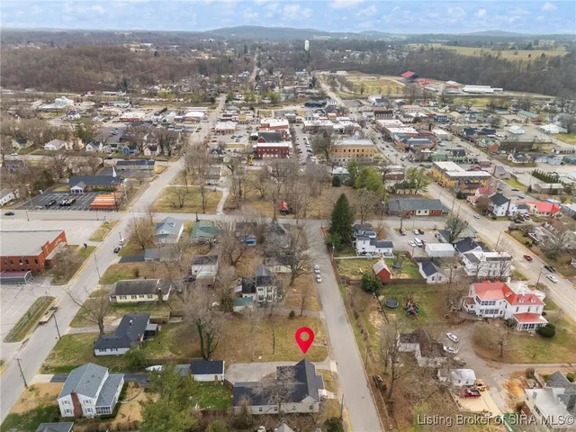 $320,000 | 600 Farquar Avenue, Corydon, IN 47112