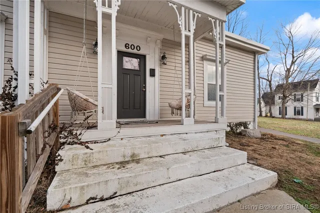 $320,000 | 600 Farquar Avenue, Corydon, IN 47112