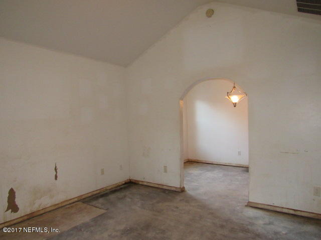 7146 Dade Road Jacksonville, FL 32254 - Photo 4 of 12 Living room
