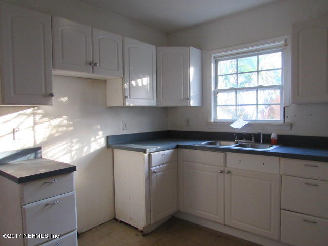 7146 Dade Road Jacksonville, FL 32254 - Photo 9 of 12 Kitchen
