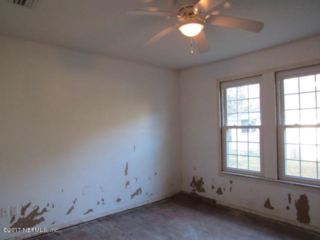7146 Dade Road Jacksonville, FL 32254 - Photo 10 of 12 Family room