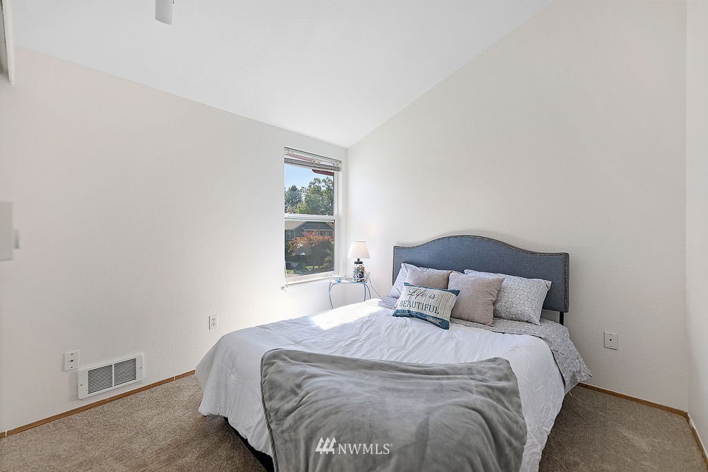 2129 185th Place Southeast Bothell, WA 98012 - Photo 11 of 26