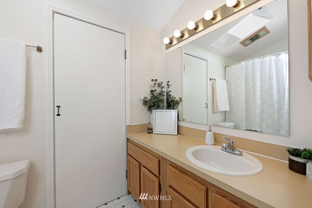 2129 185th Place Southeast Bothell, WA 98012 - Photo 12 of 26