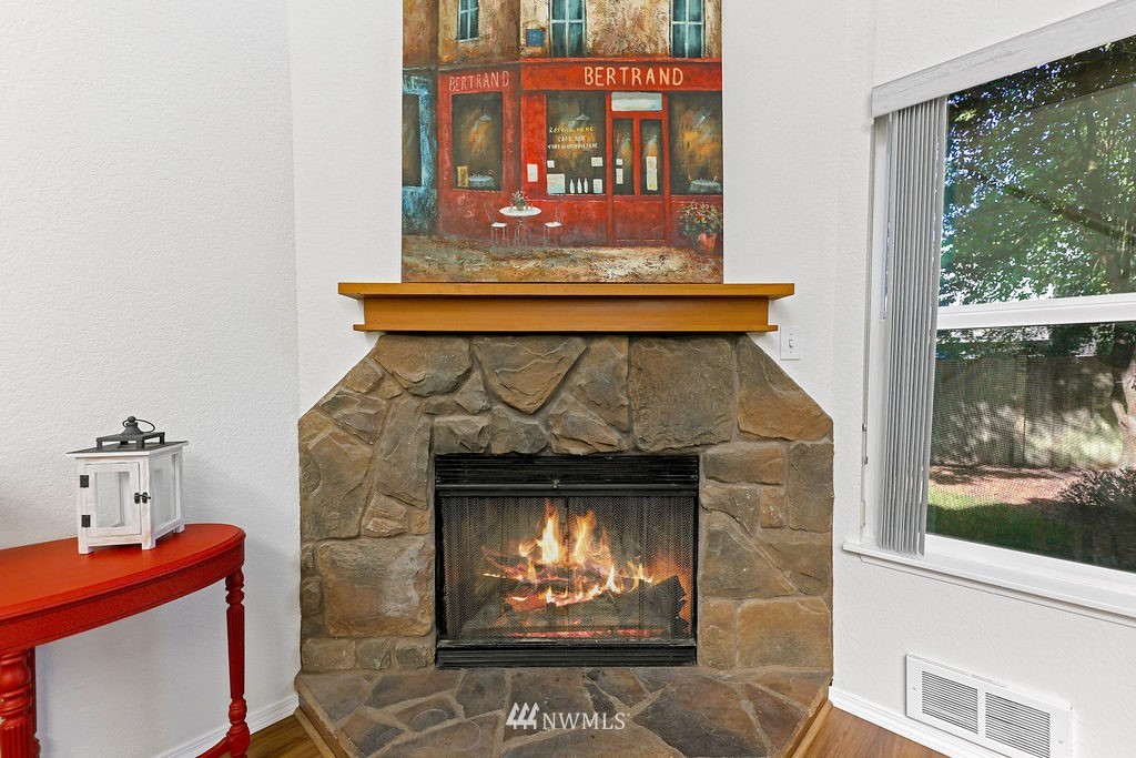 2129 185th Place Southeast Bothell, WA 98012 - Photo 4 of 26