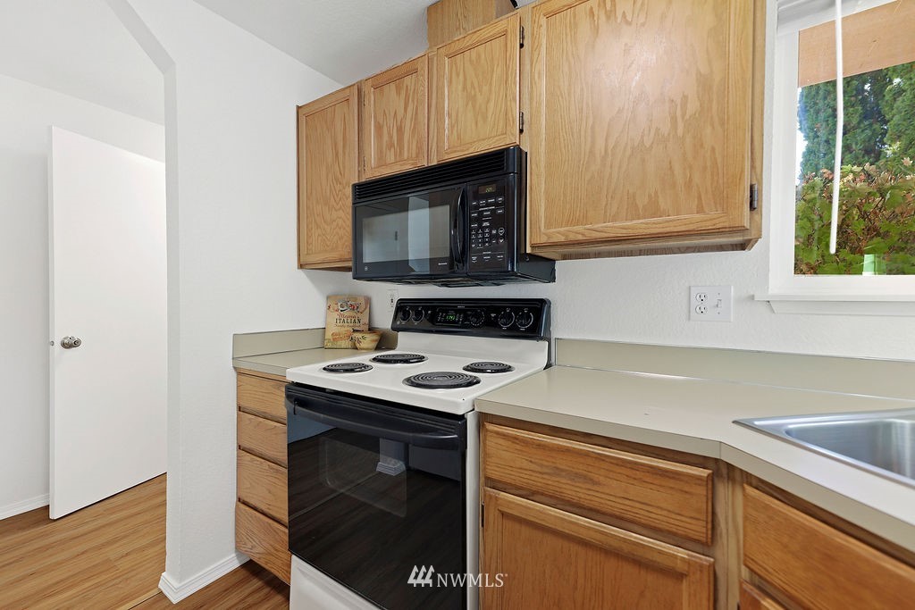 2129 185th Place Southeast Bothell, WA 98012 - Photo 7 of 26