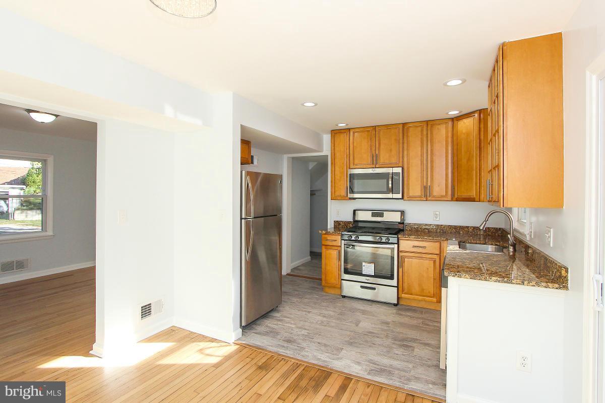 6725 Raydale Road Hyattsville, MD 20783 - Photo 8 of 28 Kitchen