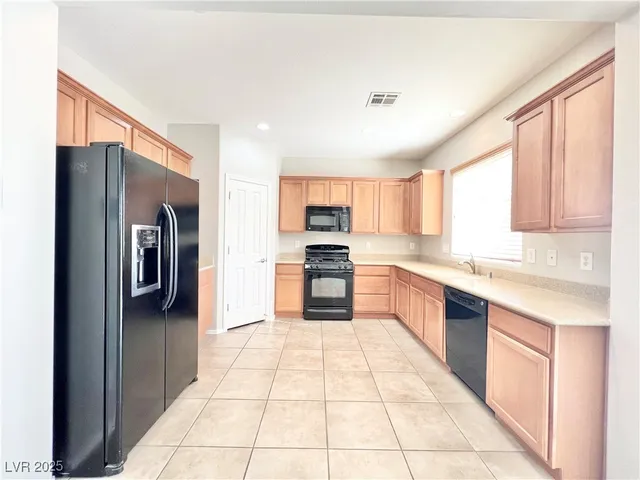 $2,200 | 2439 Blackcraig Street, Henderson, NV 89044