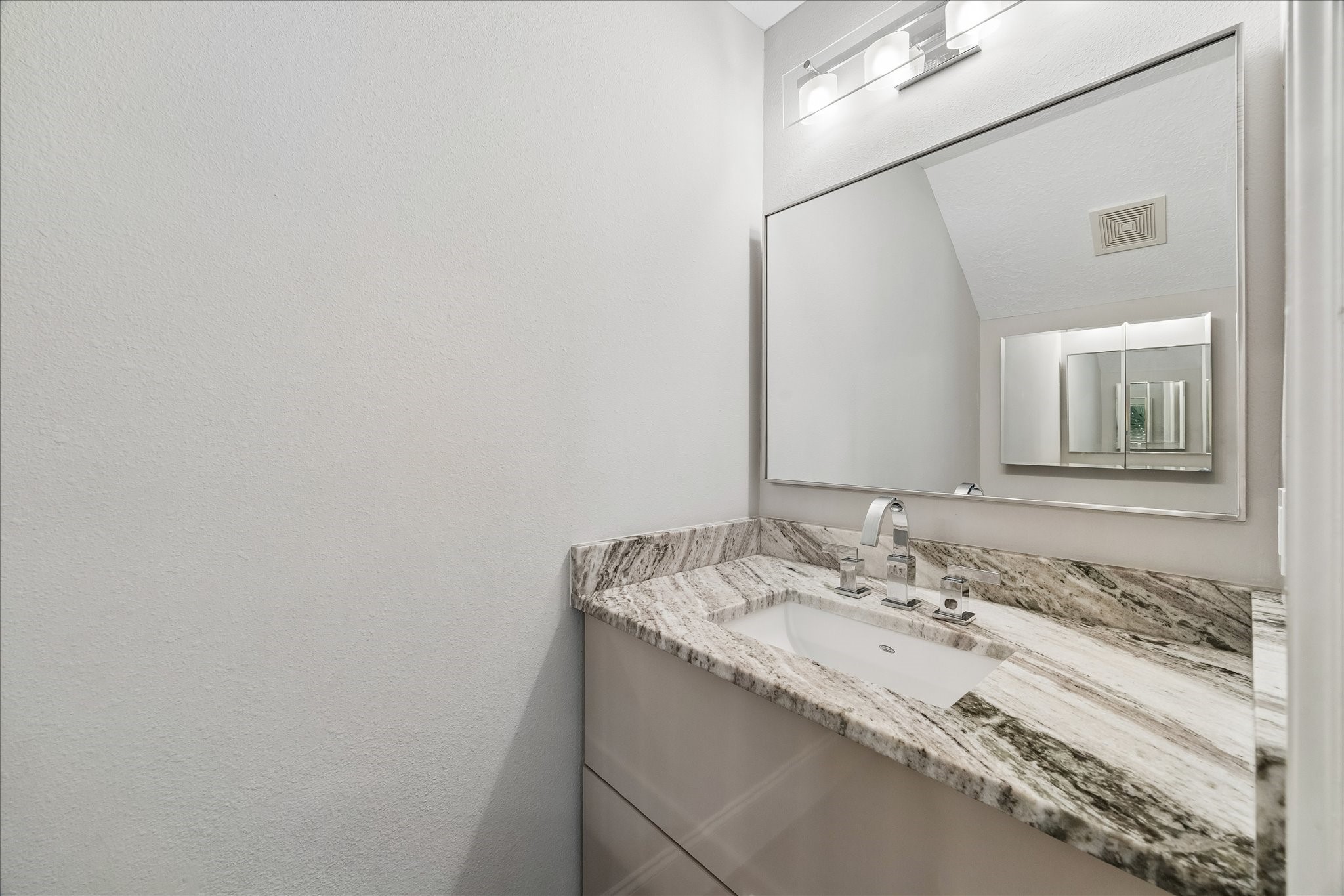 14855 Perthshire Road Houston, TX 77079 - Photo 21 of 43