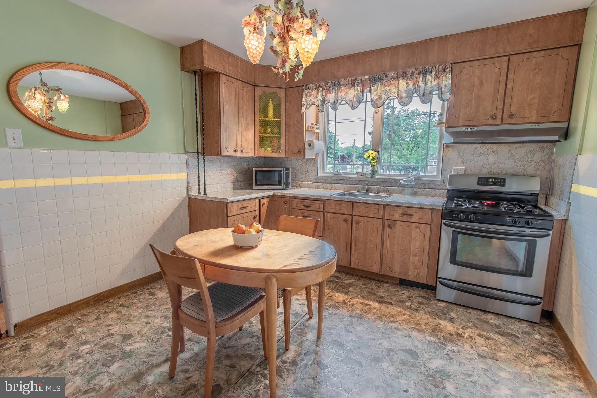 143 Rockglen Road Wynnewood, PA 19096 - Photo 12 of 38