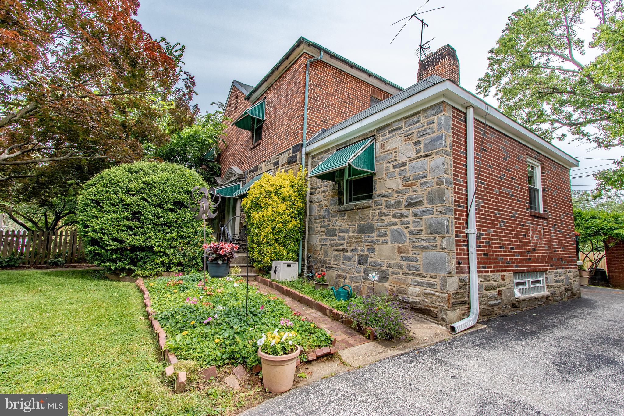 143 Rockglen Road Wynnewood, PA 19096 - Photo 3 of 38