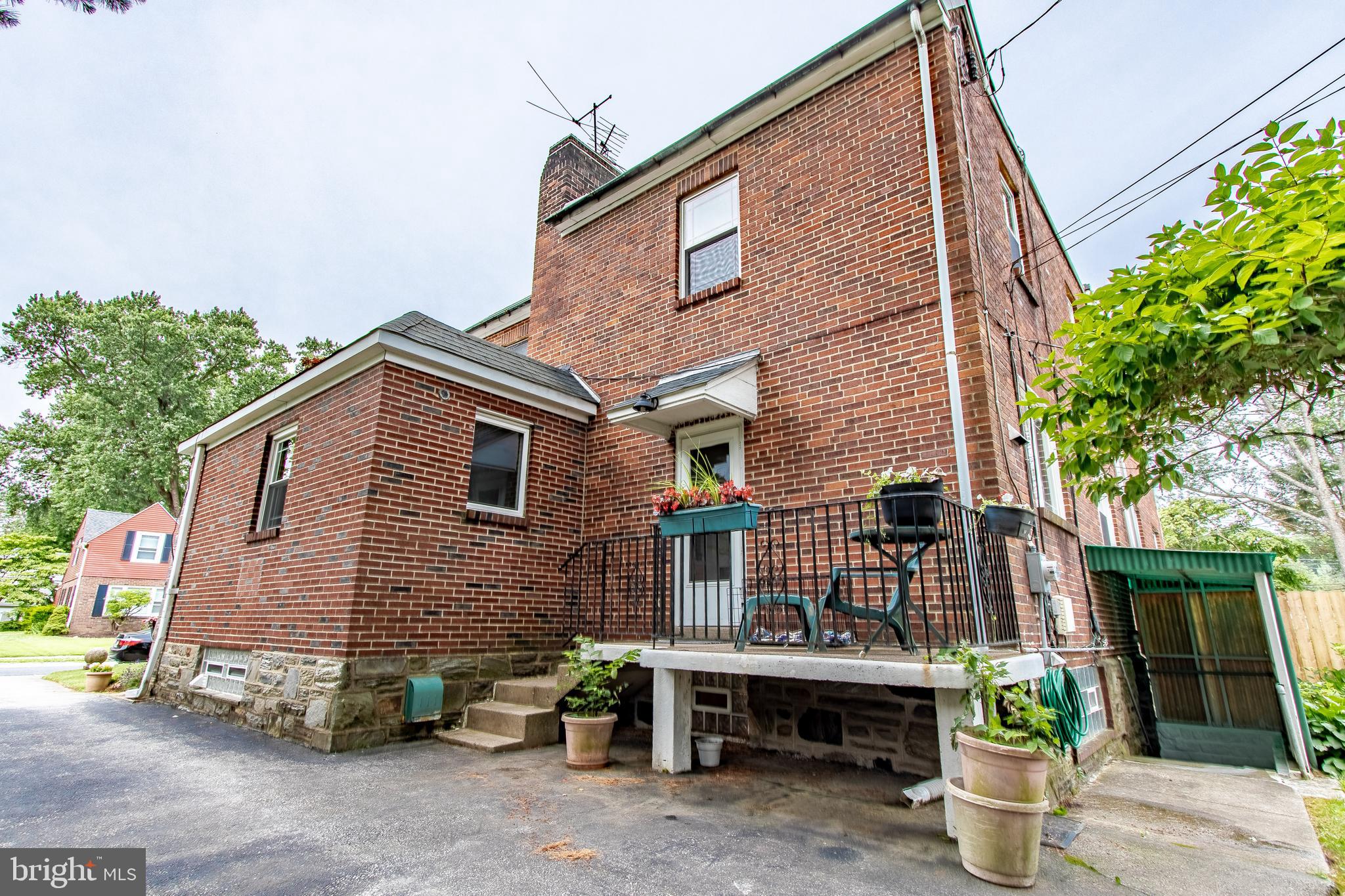 143 Rockglen Road Wynnewood, PA 19096 - Photo 5 of 38