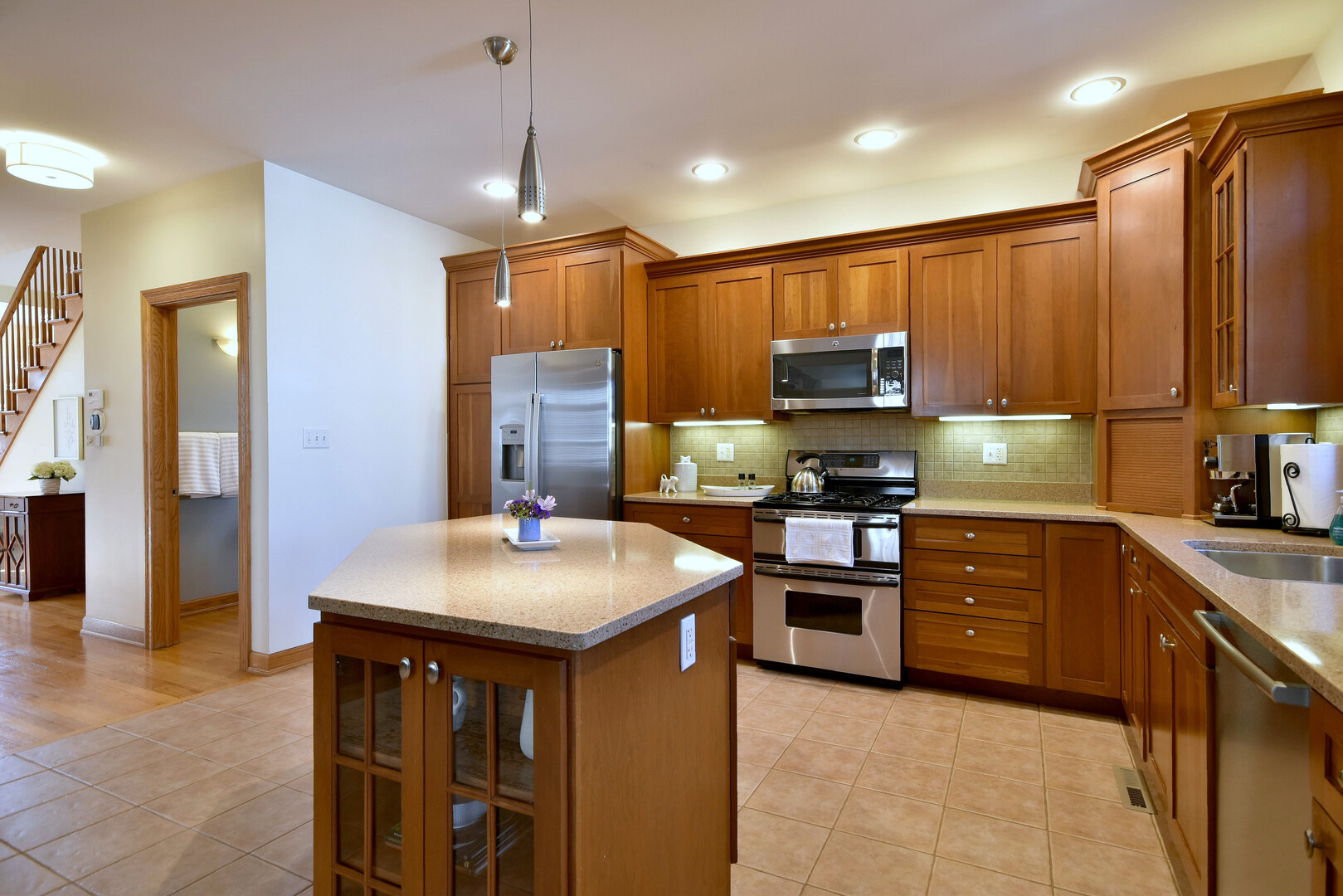 337 Alexander Boulevard Elmhurst, IL 60126 - Photo 10 of 45