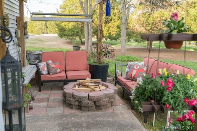 8209 Golf Ridge Drive Charlotte, NC 28277 - Photo 5 of 21 a outdoor space with furniture and garden view