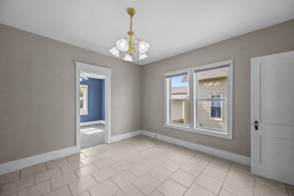 421 39th Street Moline, IL 61265 - Photo 8 of 28