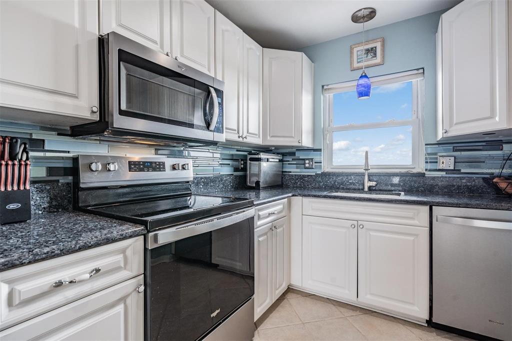 4939 Floramar Terrace, Unit 914 New Port Richey, FL 34652 - Photo 6 of 37