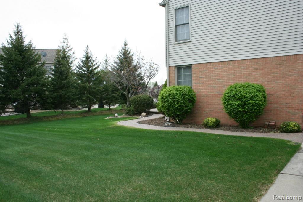 47145 Eastbourne Road Canton, MI 48188 - Photo 5 of 49 2014-05-12 15.18