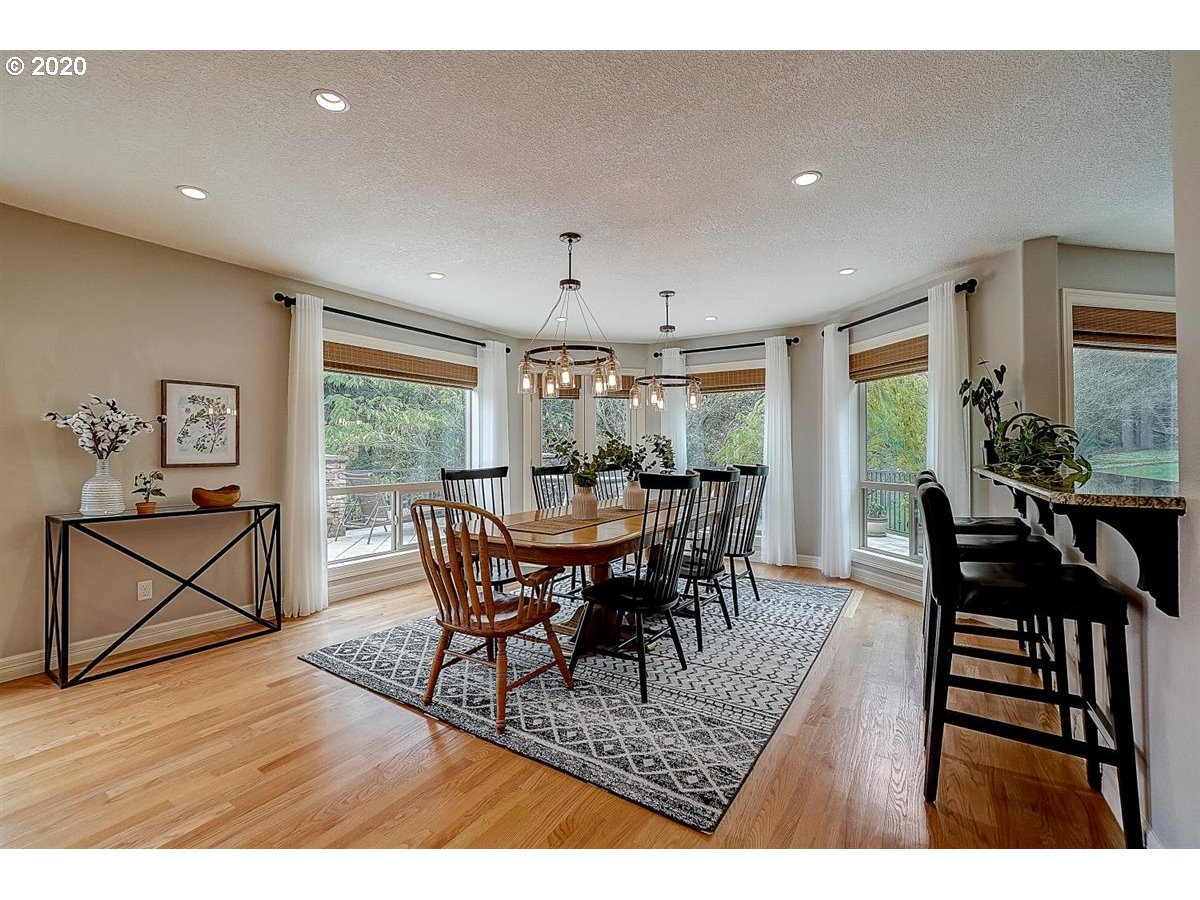 1010 Southwest Schaeffer Road West Linn, OR 97068 - Photo 11 of 32 Gallery Image 11