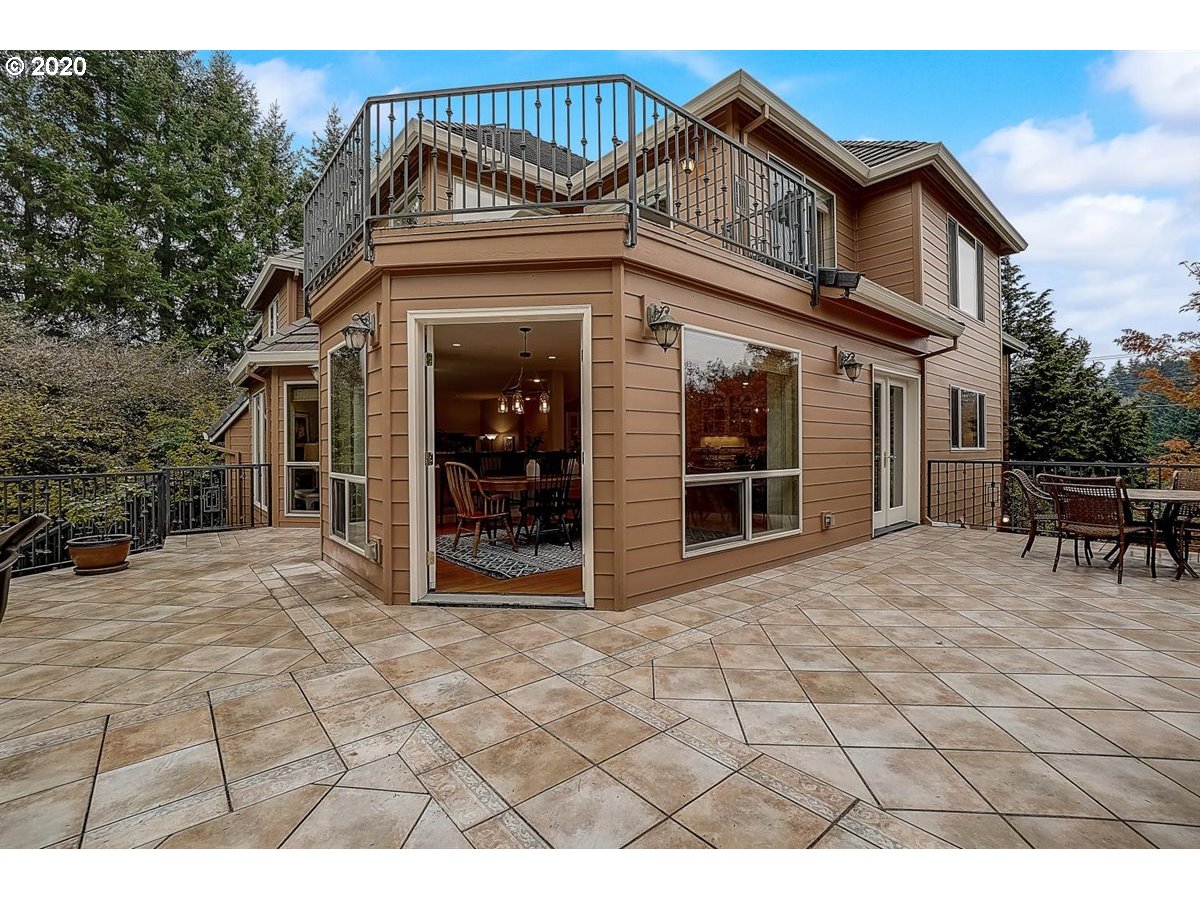 1010 Southwest Schaeffer Road West Linn, OR 97068 - Photo 12 of 32 Gallery Image 12