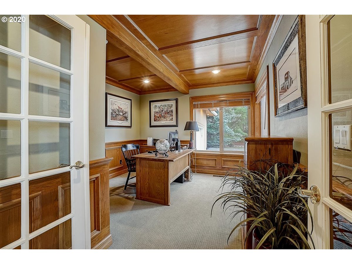 1010 Southwest Schaeffer Road West Linn, OR 97068 - Photo 13 of 32 Gallery Image 13
