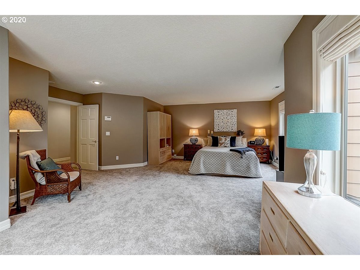 1010 Southwest Schaeffer Road West Linn, OR 97068 - Photo 15 of 32 Gallery Image 15