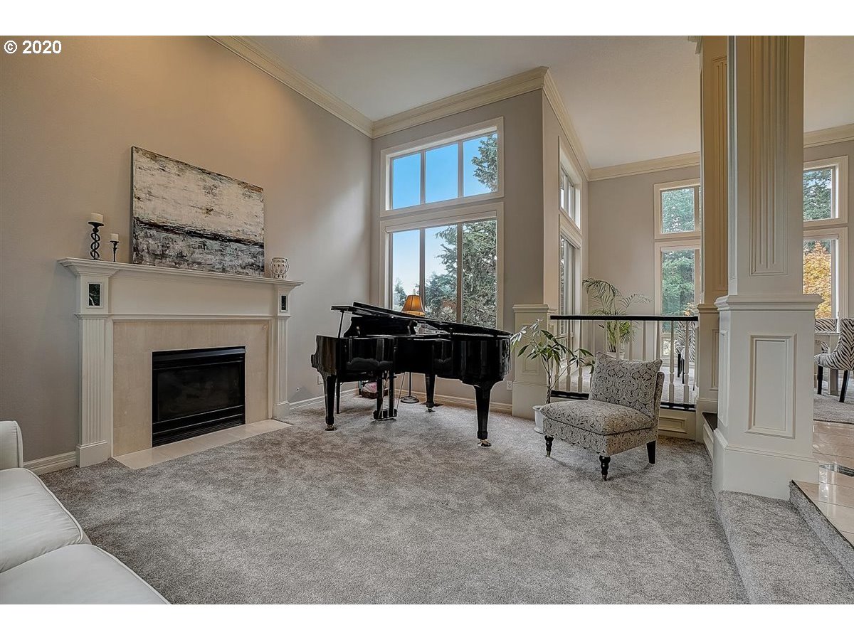 1010 Southwest Schaeffer Road West Linn, OR 97068 - Photo 2 of 32 Gallery Image 2