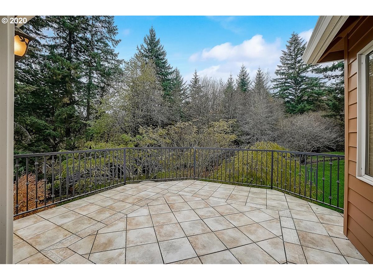 1010 Southwest Schaeffer Road West Linn, OR 97068 - Photo 21 of 32 Gallery Image 21