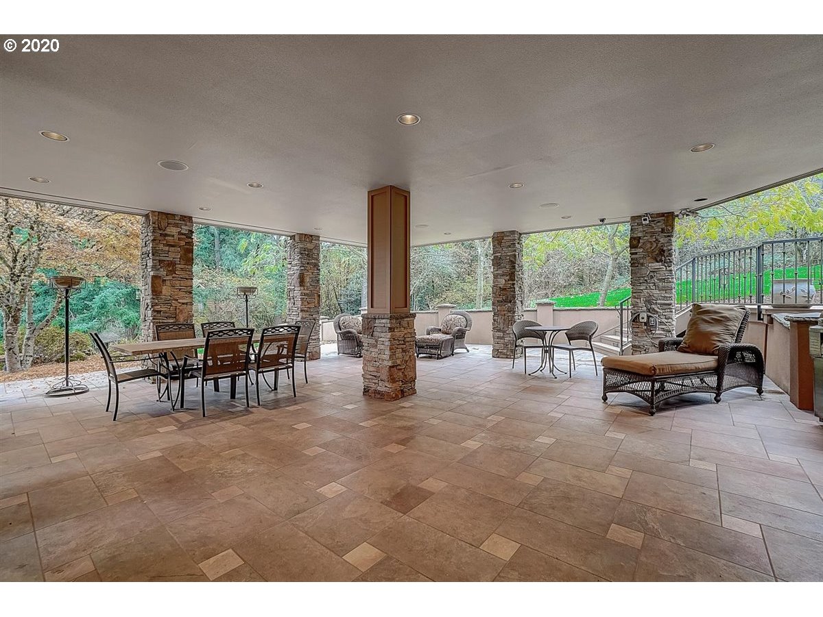 1010 Southwest Schaeffer Road West Linn, OR 97068 - Photo 25 of 32 Gallery Image 25