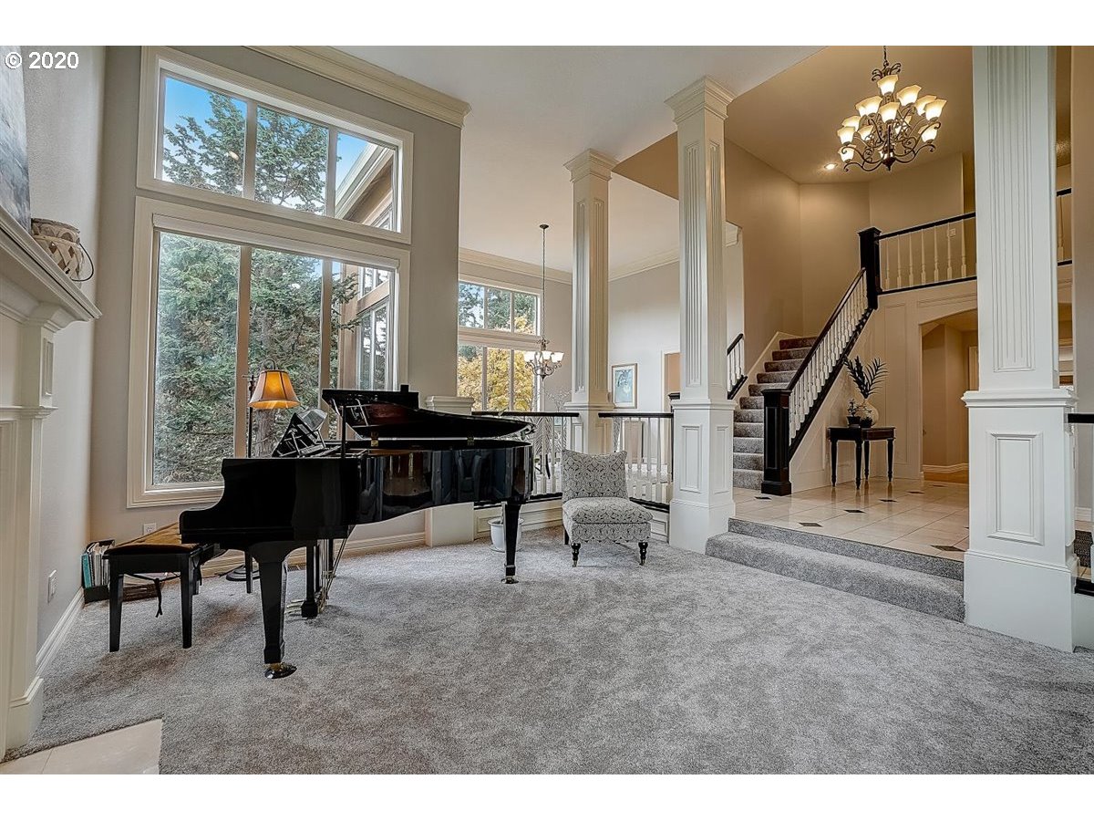 1010 Southwest Schaeffer Road West Linn, OR 97068 - Photo 3 of 32 Gallery Image 3
